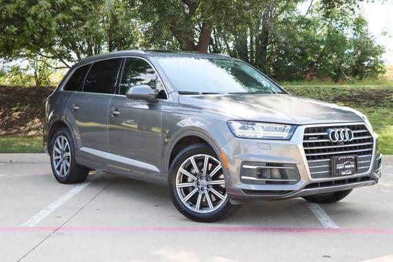 AUDI Q7 2019 WA1LAAF71KD037648 image