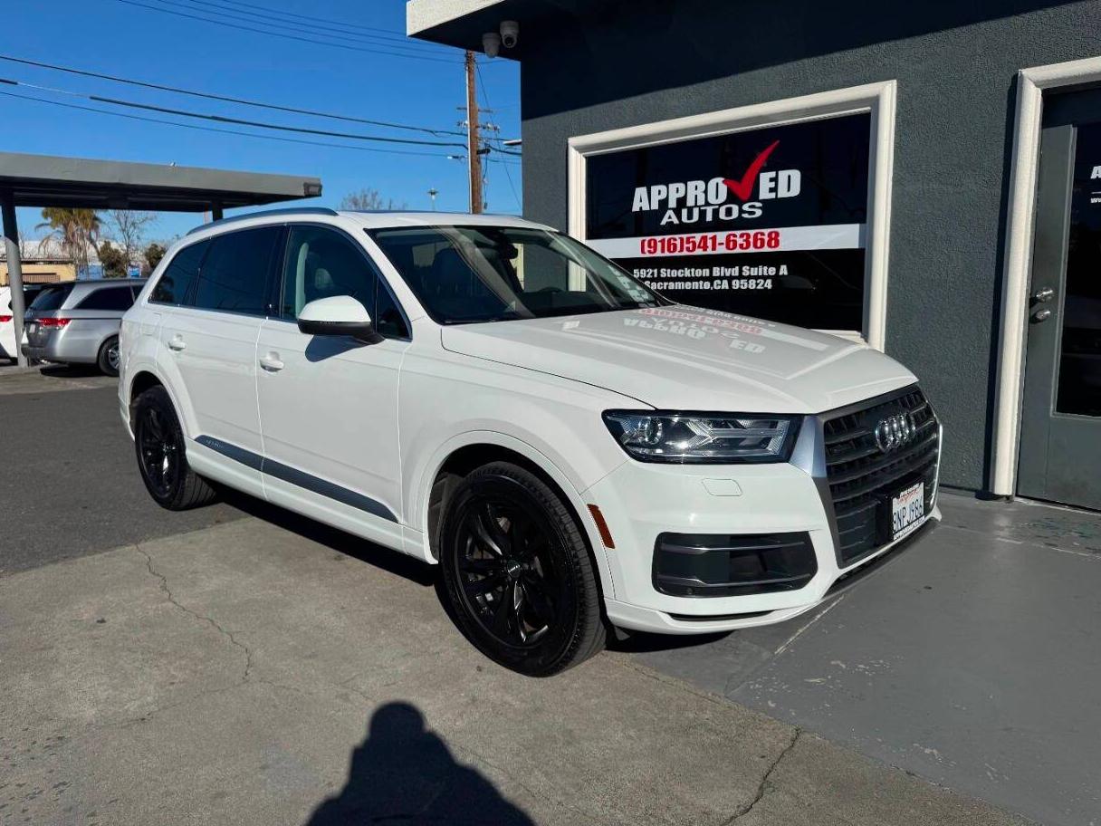 AUDI Q7 2018 WA1LAAF76JD033996 image