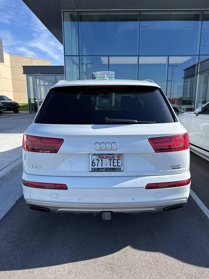 AUDI Q7 2018 WA1LAAF73JD012331 image