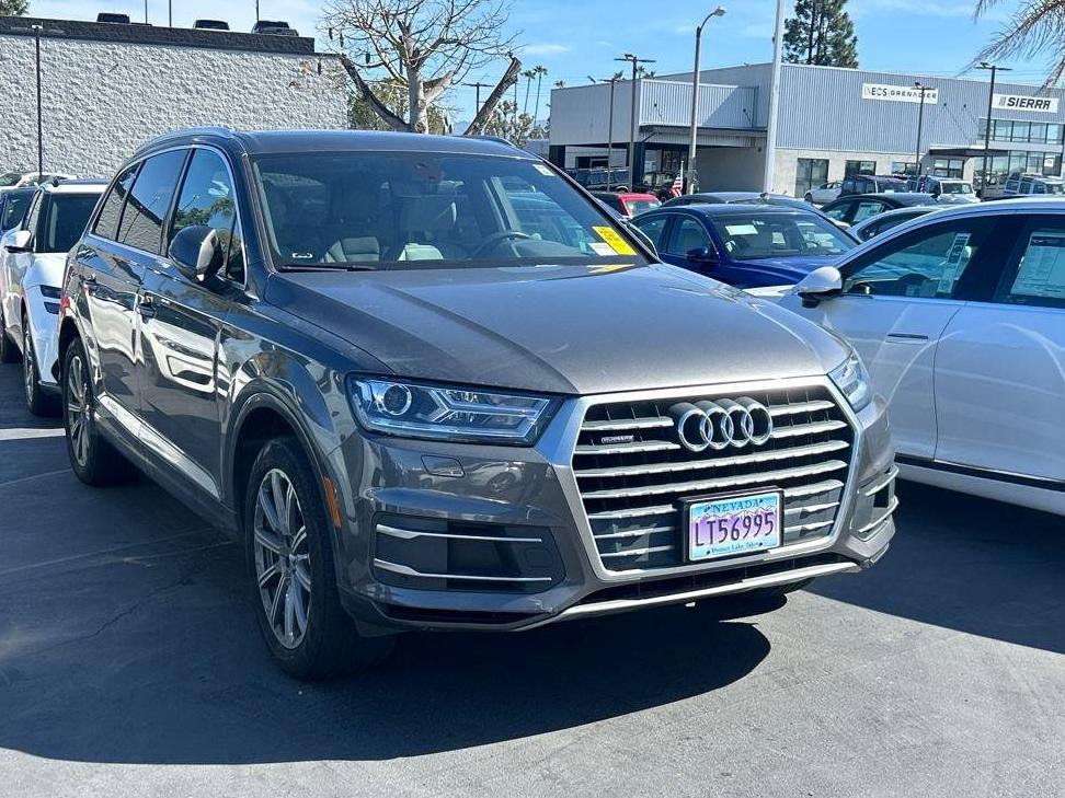 AUDI Q7 2018 WA1LHAF7XJD035133 image