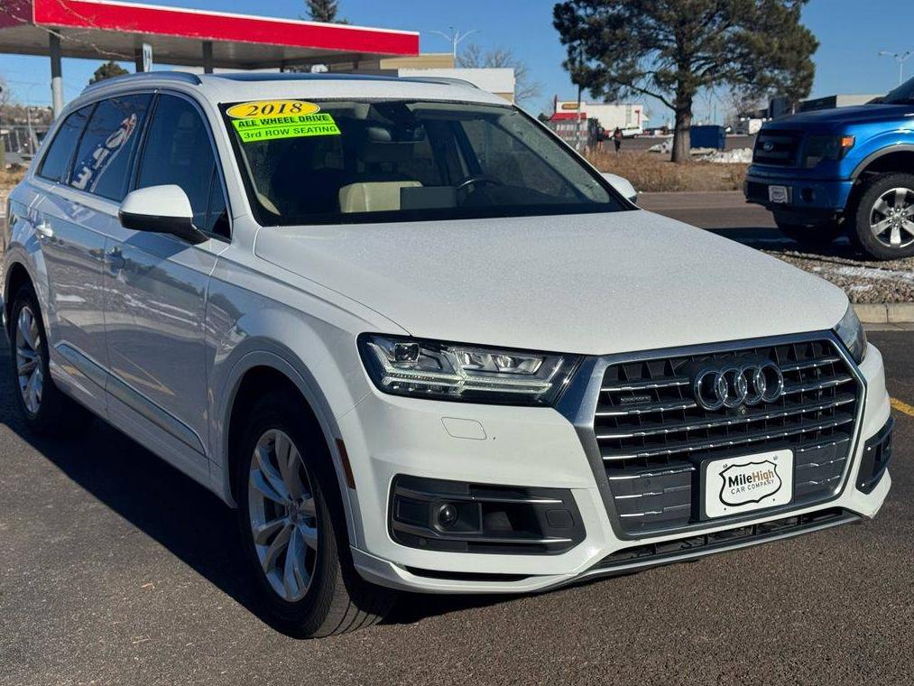 AUDI Q7 2018 WA1LAAF74JD004559 image