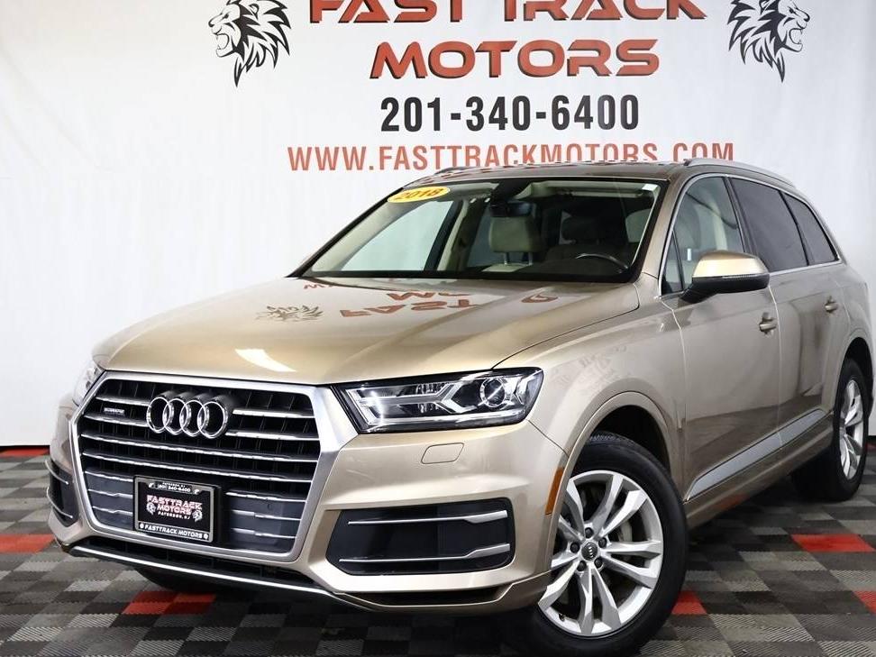 AUDI Q7 2018 WA1LHBF7XJD020590 image