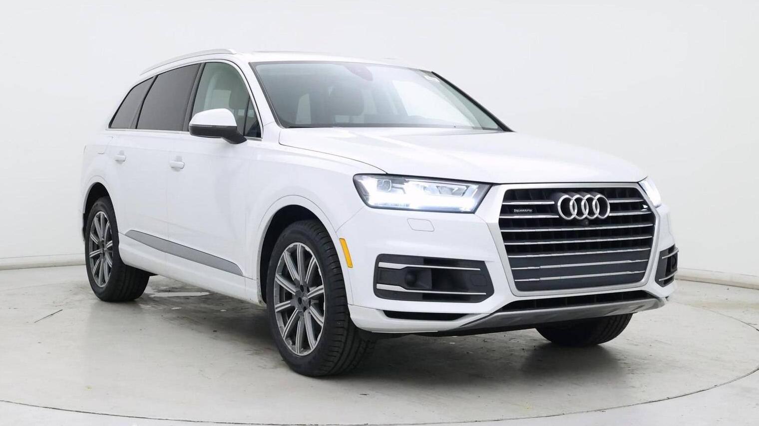 AUDI Q7 2018 WA1LAAF74JD025198 image