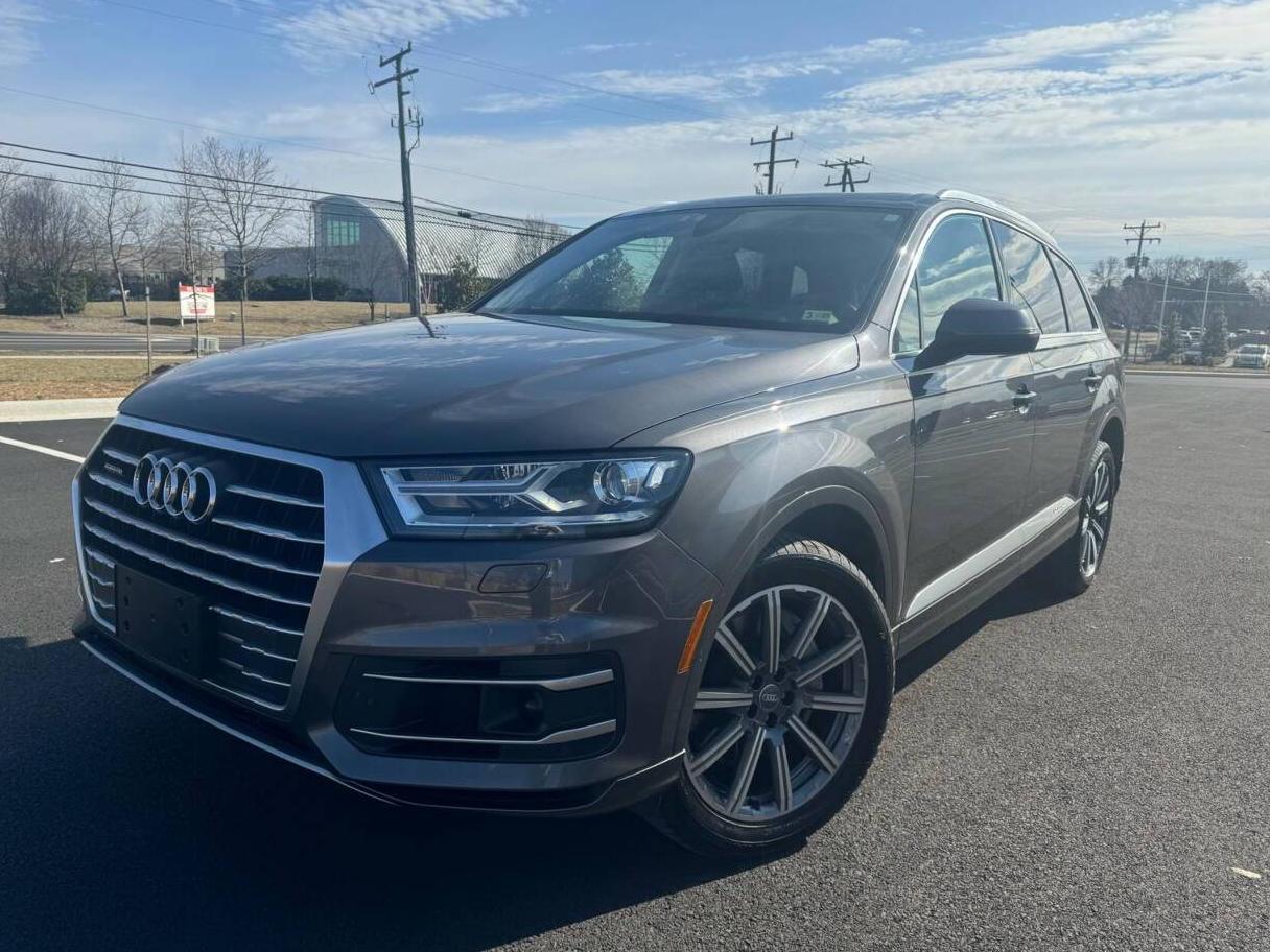 AUDI Q7 2018 WA1LAAF70JD032455 image