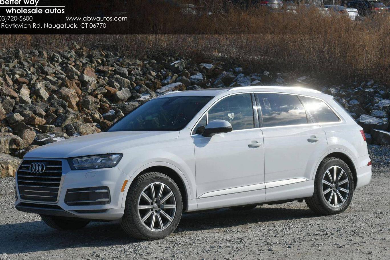 AUDI Q7 2018 WA1LAAF7XJD020040 image