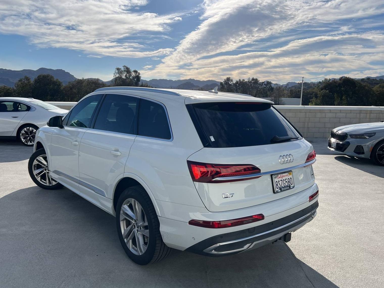 AUDI Q7 2021 WA1LJAF73MD000670 image