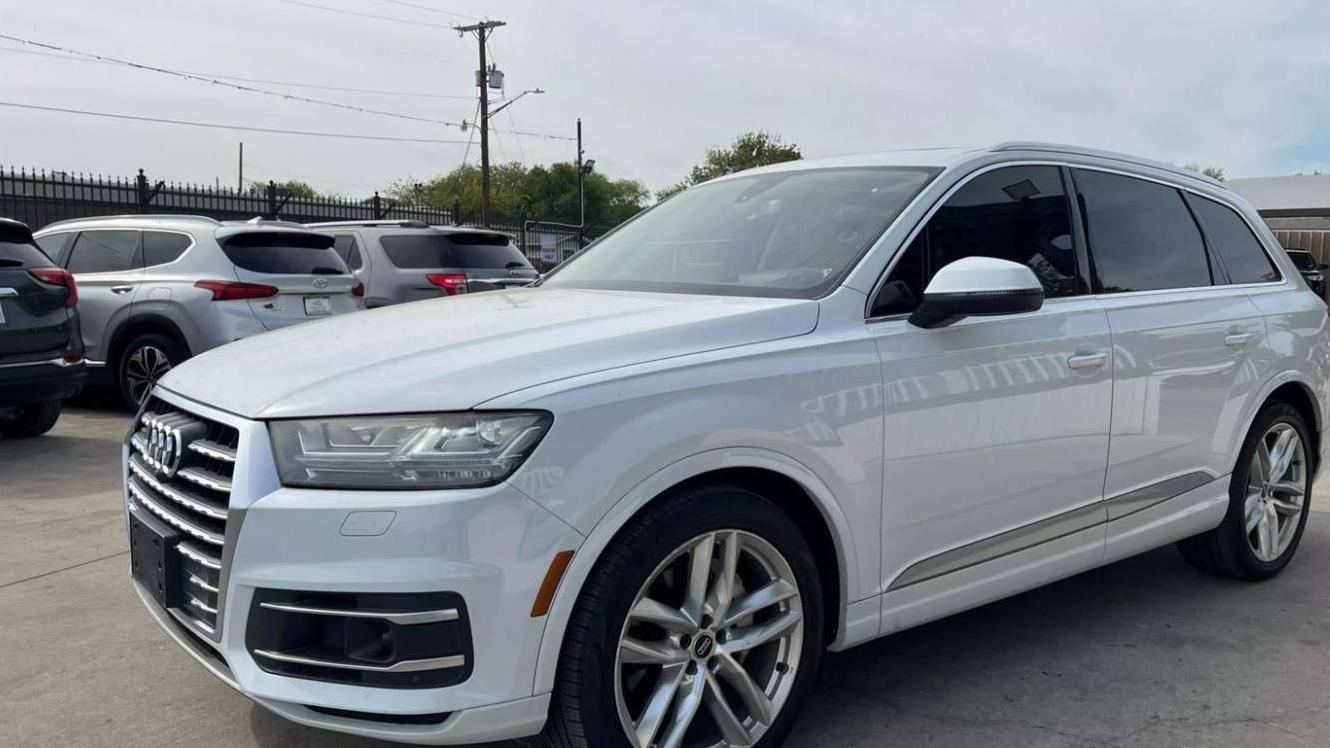 AUDI Q7 2017 WA1VAAF72HD013540 image