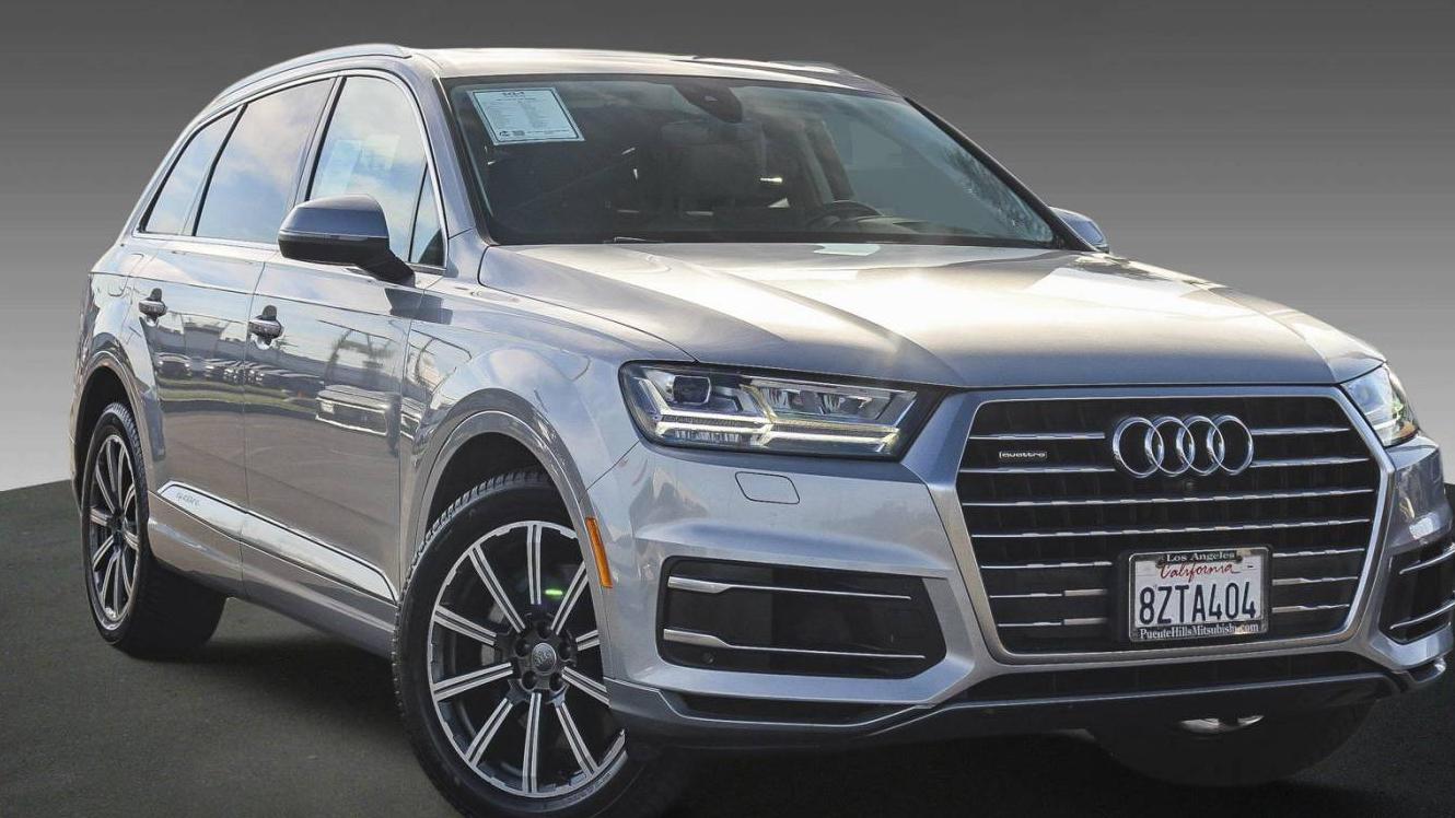 AUDI Q7 2017 WA1VAAF70HD030708 image