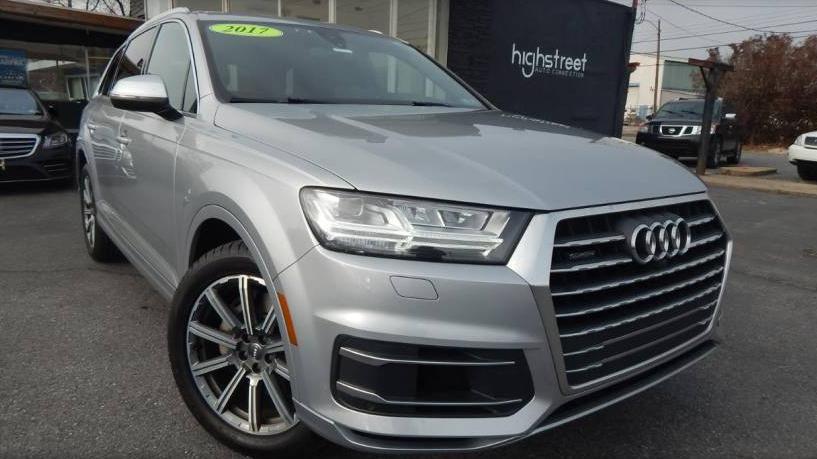 AUDI Q7 2017 WA1LAAF73HD044030 image