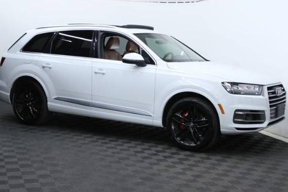 AUDI Q7 2017 WA1VAAF78HD045621 image