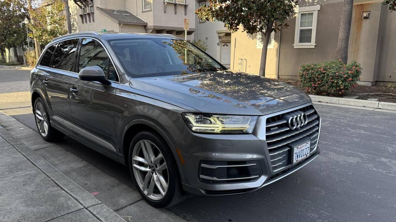 AUDI Q7 2017 WA1VAAF72HD036011 image