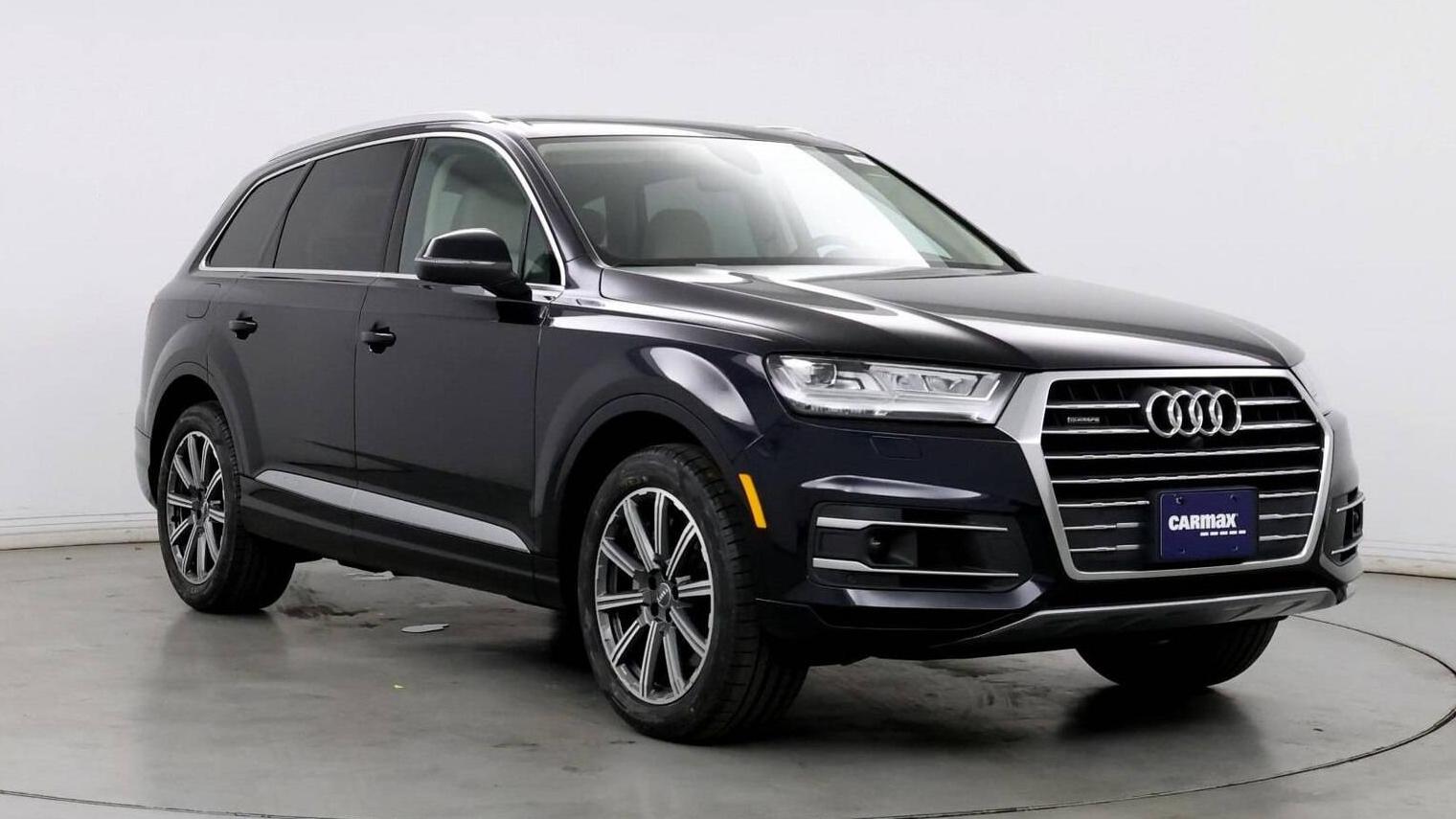 AUDI Q7 2017 WA1VAAF73HD035501 image