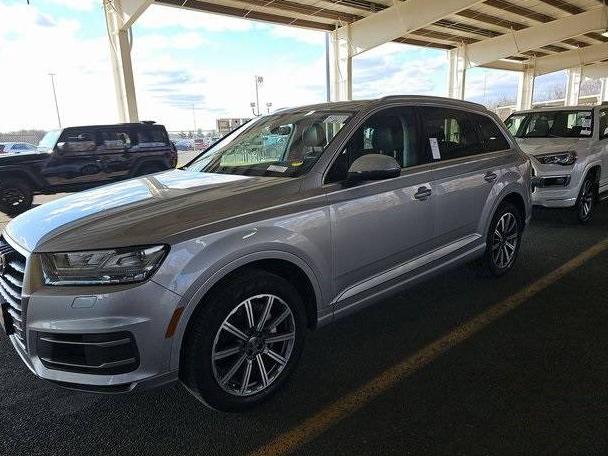 AUDI Q7 2017 WA1VAAF70HD021684 image