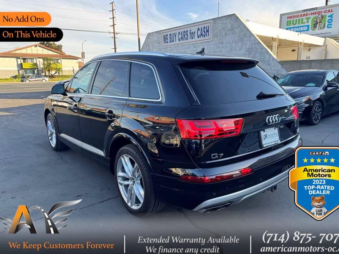 AUDI Q7 2017 WA1VAAF77HD019348 image