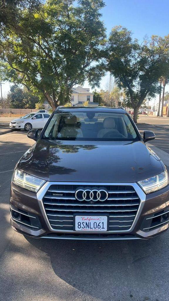 AUDI Q7 2017 WA1VAAF79HD031095 image