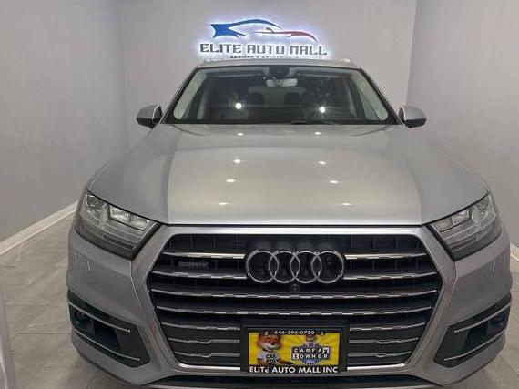 AUDI Q7 2017 WA1VAAF78HD018628 image