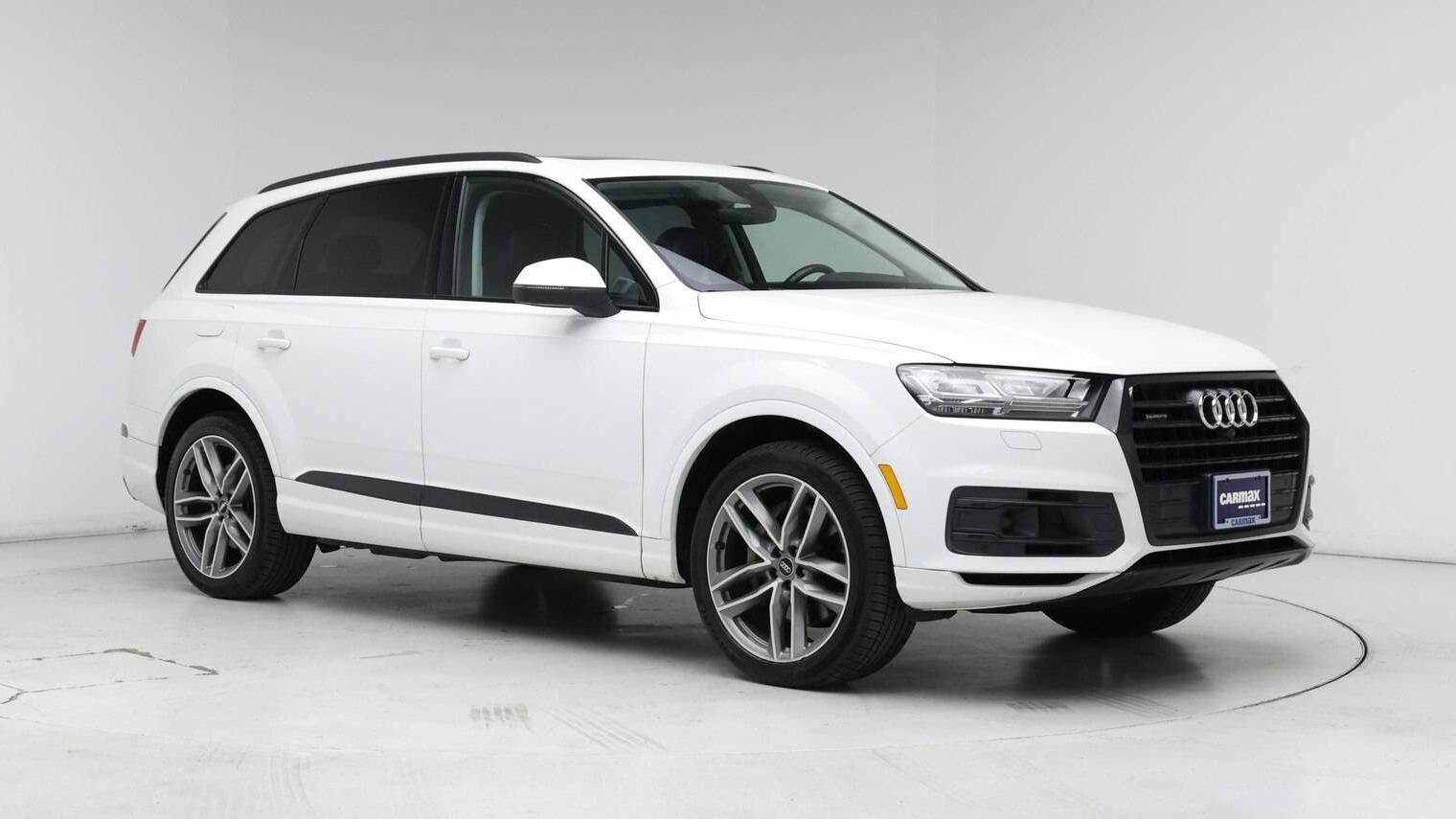 AUDI Q7 2017 WA1VAAF75HD051487 image