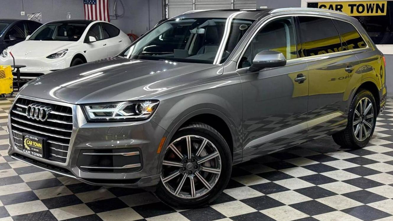 AUDI Q7 2017 WA1LAAF75HD002250 image