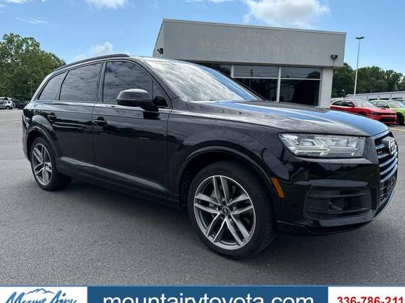 AUDI Q7 2017 WA1VAAF73HD036115 image