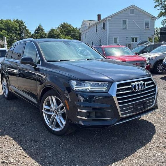 AUDI Q7 2017 WA1VAAF74HD020084 image