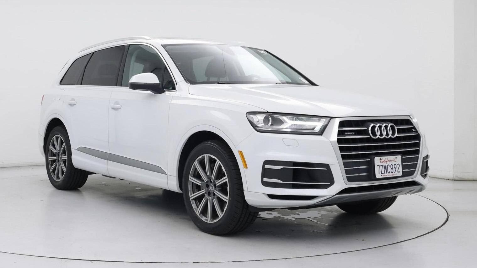 AUDI Q7 2017 WA1LAAF74HD052492 image