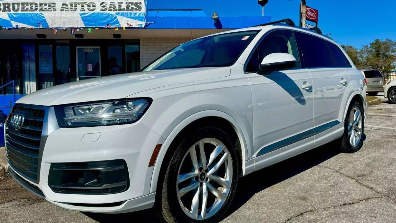 AUDI Q7 2017 WA1VAAF78HD028463 image