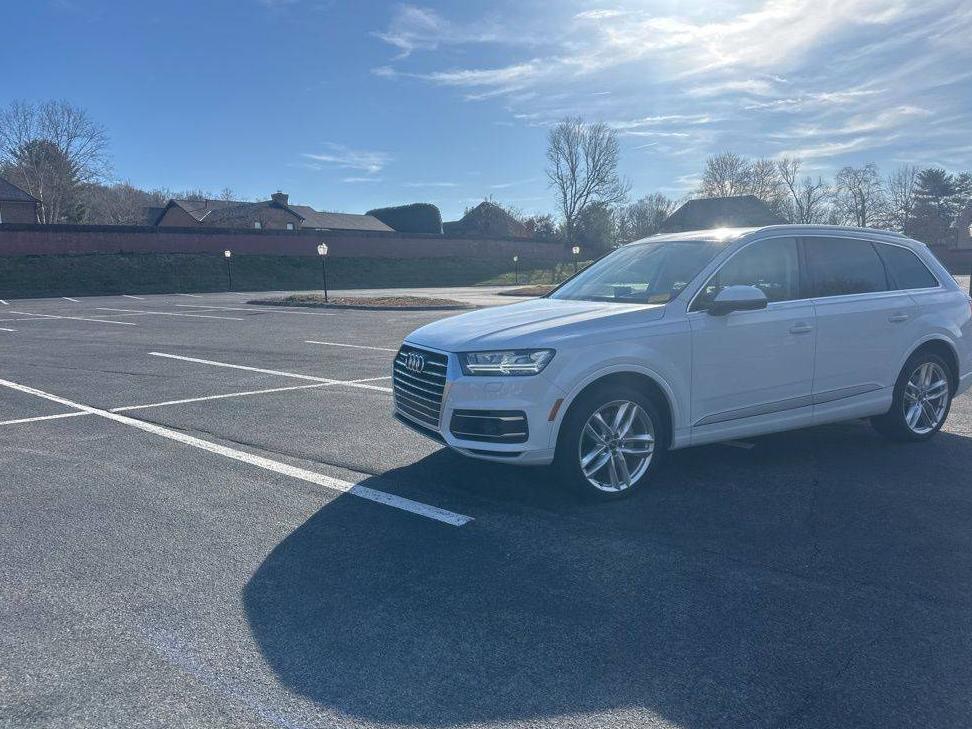 AUDI Q7 2017 WA1VAAF7XHD009705 image