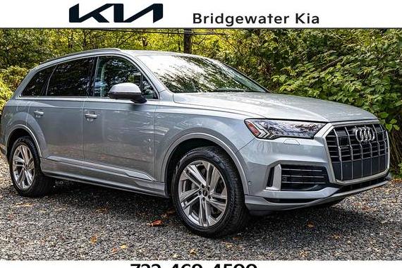 AUDI Q7 2024 WA1LXBF70RD009208 image