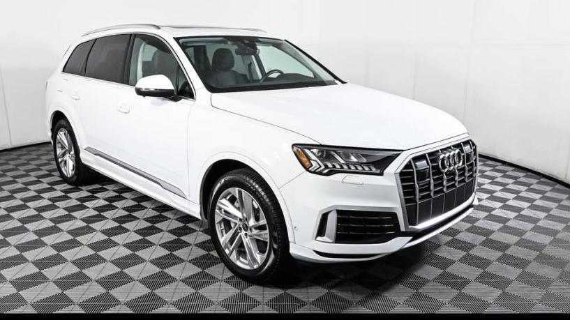 AUDI Q7 2024 WA1LXBF76RD004210 image