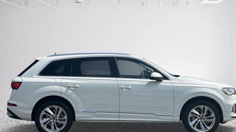 AUDI Q7 2024 WA1LXBF78RD005598 image