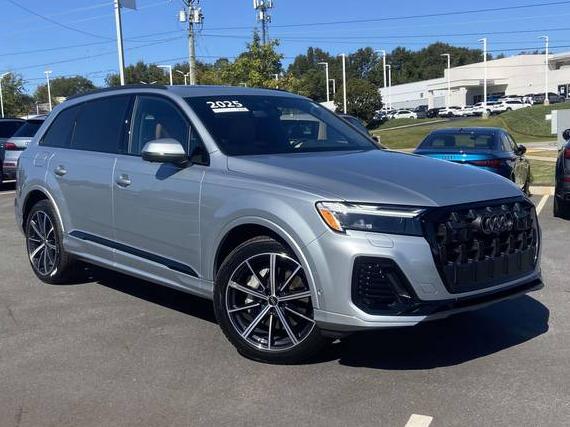 AUDI Q7 2025 WA1LCBF70SD026009 image