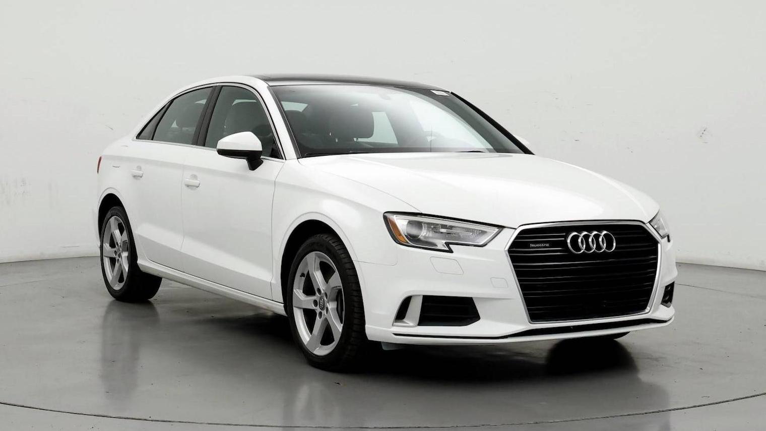 AUDI A3 2019 WAUBEGFF9KA102244 image