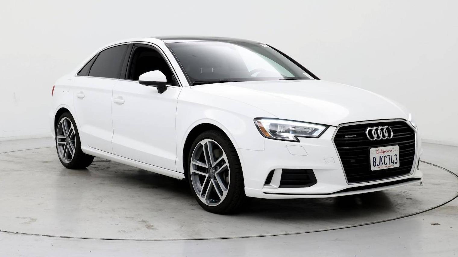 AUDI A3 2019 WAUBEGFF2K1022347 image