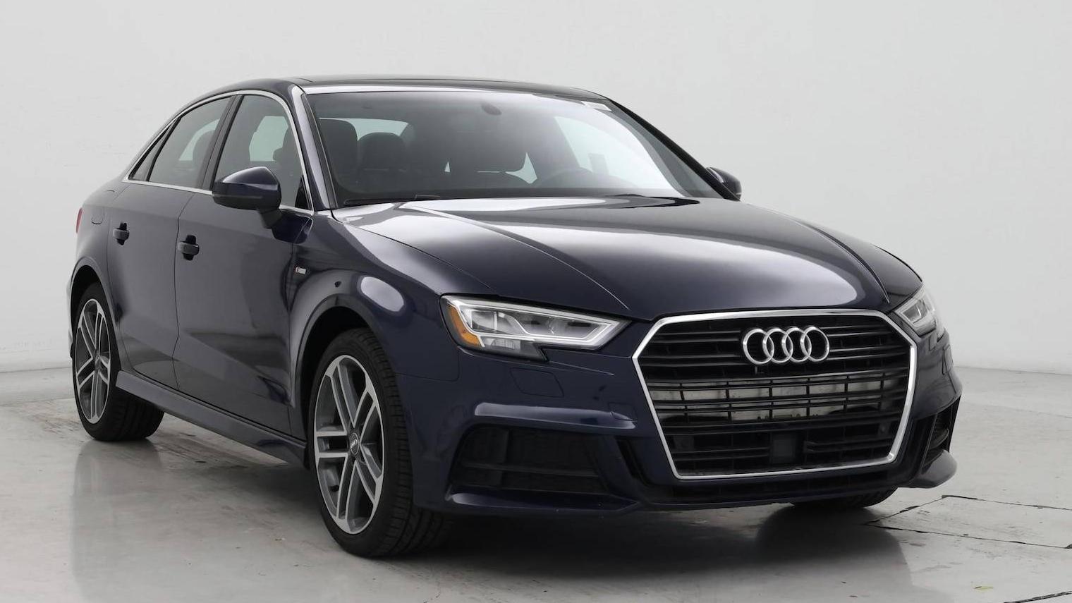 AUDI A3 2019 WAUJEGFF4KA097708 image