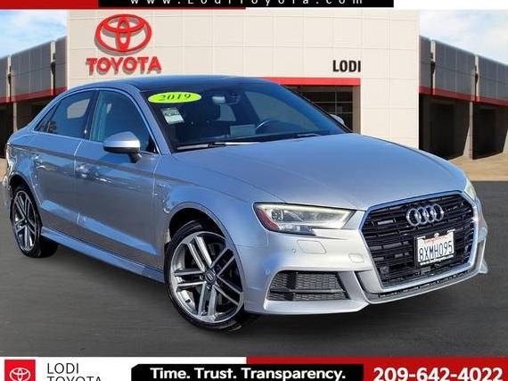 AUDI A3 2019 WAUJEGFF8K1017374 image