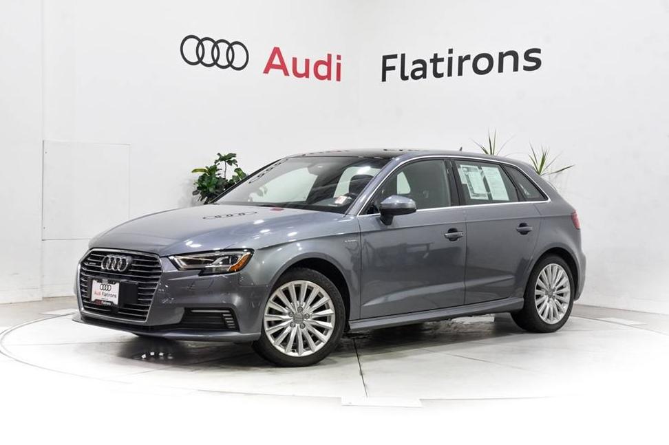 AUDI A3 2018 WAUTPBFF4JA067063 image