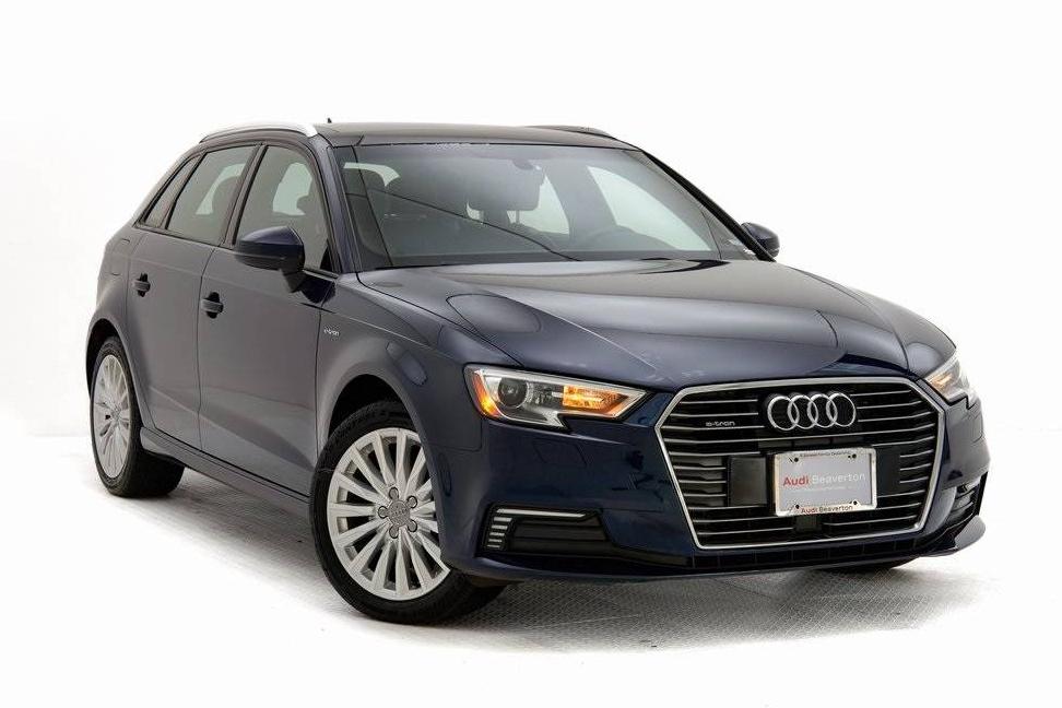 AUDI A3 2018 WAUUPBFF4JA060358 image