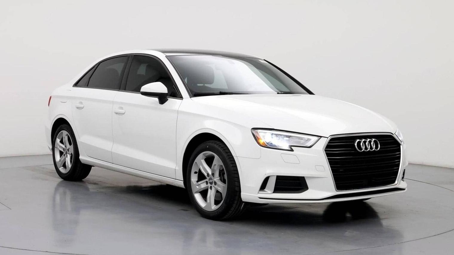 AUDI A3 2018 WAUAUGFF8J1043085 image