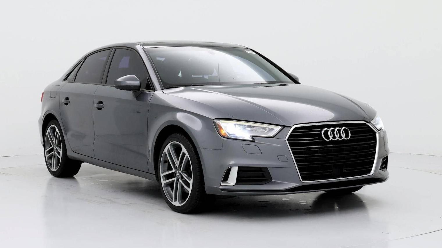 AUDI A3 2018 WAUAUGFF1J1006394 image