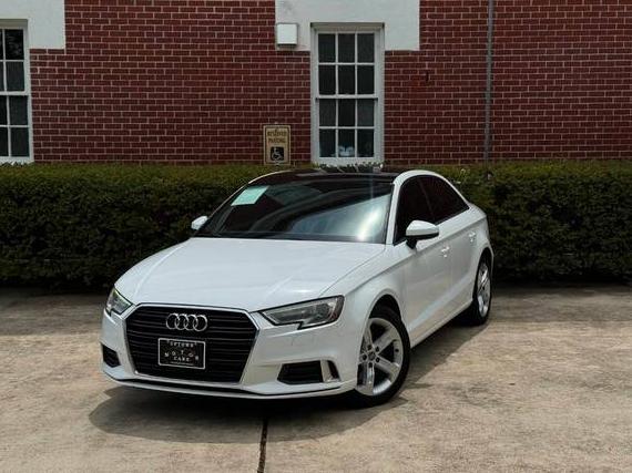 AUDI A3 2017 WAUAUGFF3H1052626 image AUDI A3 2017 WAUAUGFF3H1052626 image