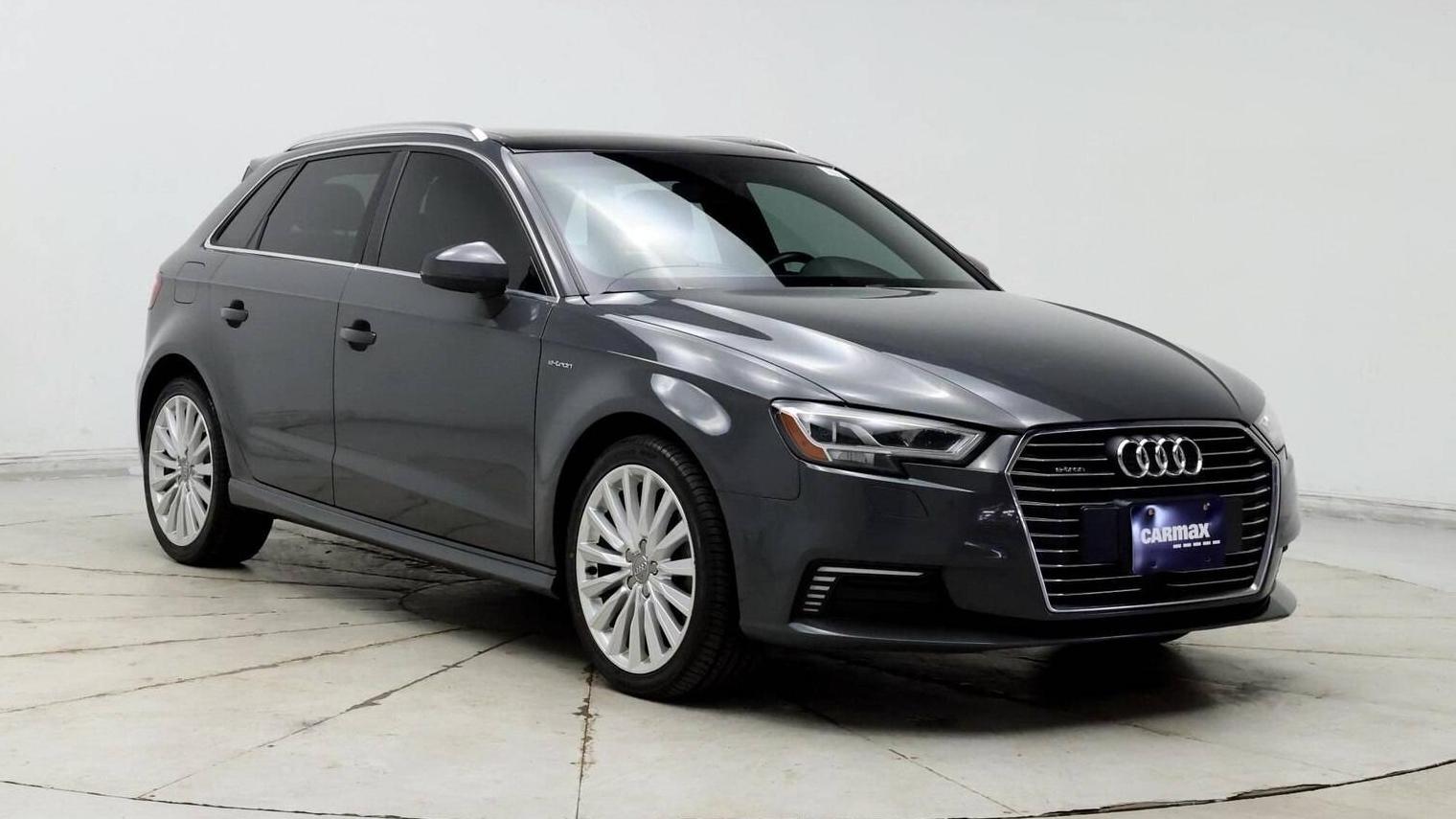 AUDI A3 2017 WAUTPBFF6HA108948 image