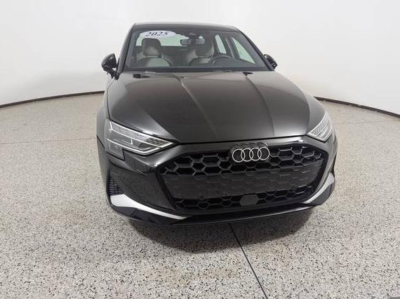 AUDI A3 2025 WAUGUDGY1SA046095 image