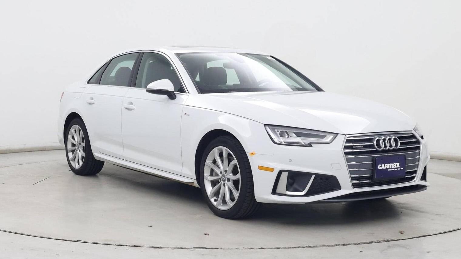 AUDI A4 2019 WAUENAF4XKN001568 image
