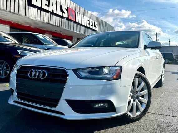 AUDI A4 2013 WAUAFAFL9DA130883 image