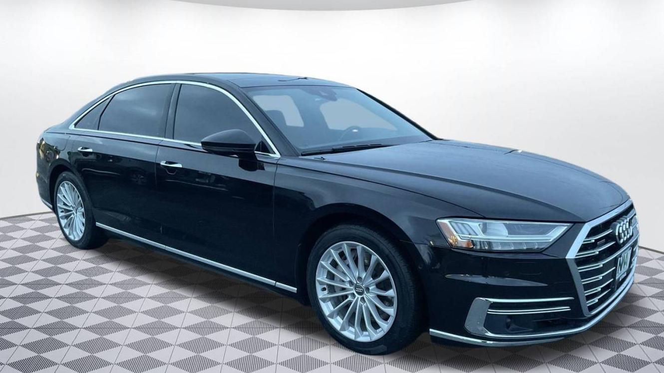 AUDI A8 2019 WAU8DAF84KN015243 image