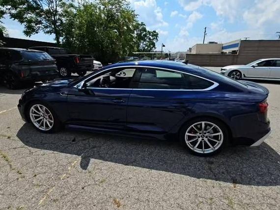 AUDI RS5 2022 WUAAWCF58NA902410 image