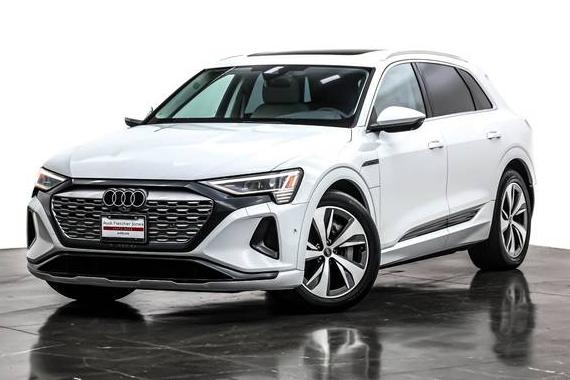 AUDI Q8 2024 WA15AAGE0RB025809 image