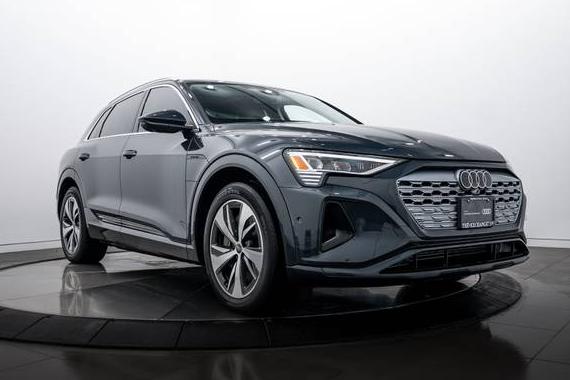 AUDI Q8 2024 WA15AAGE6RB013910 image AUDI Q8 2024 WA15AAGE6RB013910 image