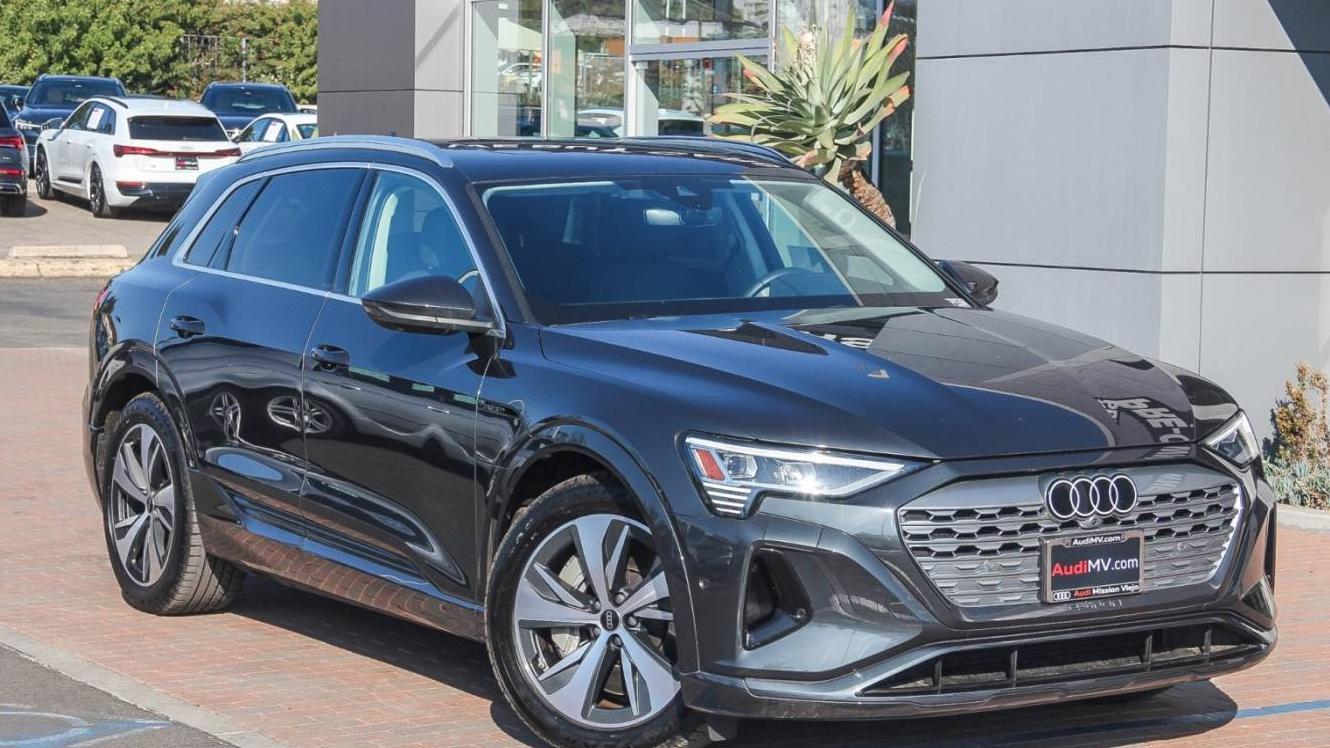 AUDI Q8 2024 WA15AAGE7RB054661 image