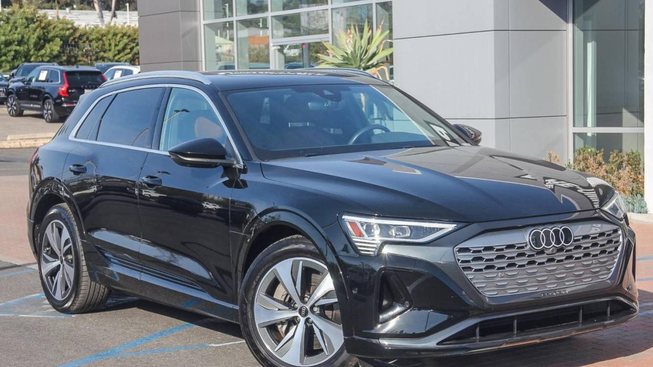 AUDI Q8 2024 WA15AAGE3RB030101 image